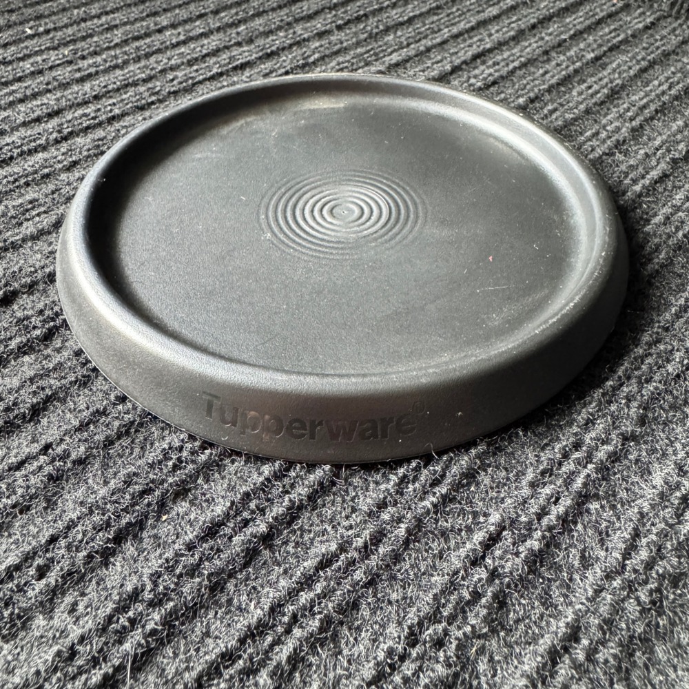 Tupperware Black Round Seal Lid 6919A Replacement Part‎ 5.75 Inch